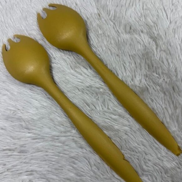 Vintage 4pc Tupperware Mustard Yellow Salad Forks and Cups - Picture 5 of 12
